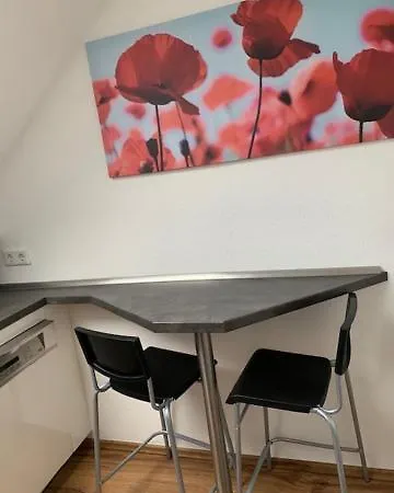 Zentrales Dachgeschossapartment In Leichligen Apartman